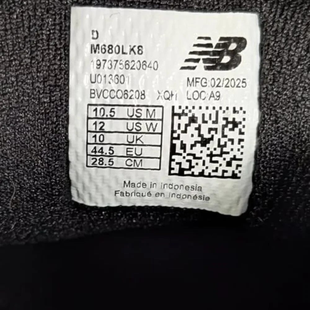 New balance M680 Black White Size 10.5 Men